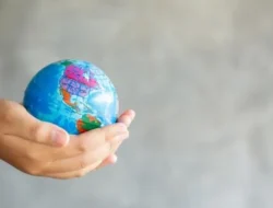 Pendorong Terjadinya Globalisasi yaitu Adanya Pengembangan Ilmu Pengetahuan dan Teknologi