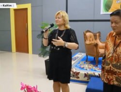 WAKIL DUBES RUSIA NYANYIKAN LAGU RAYUAN PULAU KELAPA DENGAN BAHASA RUSIA