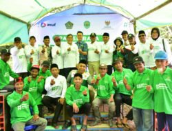 Kapenrem Wakili  Danrem 091/ASN Panen Raya Ikan Patin Di Desa Suka Damai