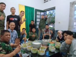 Kapenrem 091/ASN Rela Masak Sendiri Demi Jalin Keakraban Bersama Staf dan Awak Media