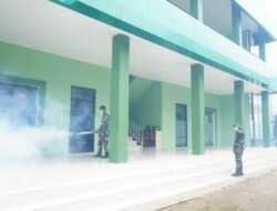 Korem 091/ASN Berantas Penyebaran Nyamuk Demam Berdarah Adakan Fogging Lingkungan Kantor