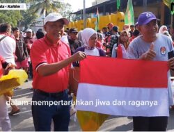Ketua DPRD Samarinda Sugiyono Partisipasi Pada Gerakan Pembagian Bendera Merah Putih di Gor Kadrie Oening Samarinda