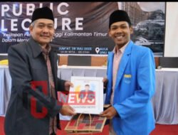 Wakil Rektor Uinsi Prof Dr Zurqoni Paparkan Materi Pada Public Lecture di UNU