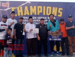 PW. GPII Kaltim Serahkan Throfy Pemain Terbaik Nabiel Husein Cup 2023.