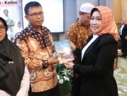 Jejak Literasi: SDN 008 Samarinda Ulu Rayakan Pelepasan Siswa dengan 25 Karya Antologi