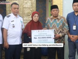 BAZNAS Samarinda Bersama BPJS Ketenagakerjaan Berikan Santunan Meninggal Dunia Senilai 42 Juta Rupiah di Kel.Bukuan 
