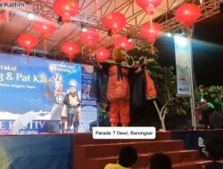 Aksi Sulap Gokong dan Patkai Hibur Warga di Penutupan Mooncake Festival Samarinda