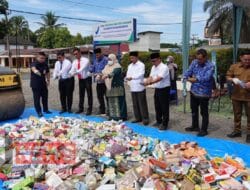 Pemusnahan Barang Temuan Obat dan Makanan di Loka POM Kabupaten Dharmasraya