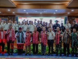 Kemenhan RI Melalui FKPTT Kaltim Berikan Penghargaan kepada 44 Eks Pejuang Timor Timur di Hari Bela Negara ke-76