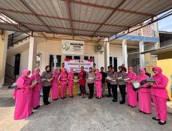 Polwan dan Bhayangkari Polda Kaltim Gelar Aksi Sosial di Masjid Quba’ Balikpapan