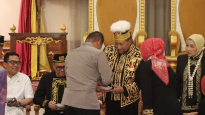 Kabid Propam Polda Kaltim Rayakan HUT Sultan Kutai, Sinyal Kedekatan Polisi dan Tokoh Adat