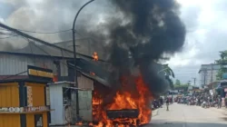 Pikap dan Toko Buah Terbakar di Sungai Kapih, Satu Orang Terluka