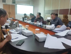 Iswandi Kritisi Pembahasan Raperda Limbah B3 Minta Dasar Hukum dan Urgensi Diperjelas