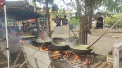 Ratusan Warga Antre Nikmati Bubur Asyura, Langgar Al-Falah Masak Hingga 215 Kilogram Pada Peringatan 10 Muharam