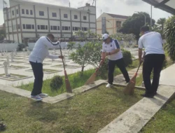 Jelang HUT ke-81 RI, Kanwil Ditjenpas Kaltim Gelar Aksi Bersih di TMP Kusuma Bangsa
