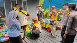 Pastikan Timbangan Pedagang Akurat, Polsek Muara Pahu Turun Dampingi Metrologi